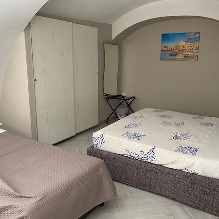 Апартаменты Felu'S House Джовинаццо Экстерьер фото